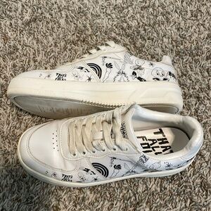 Pull&Bear LooneyTunes White Graphic Sneakers, Size 5
